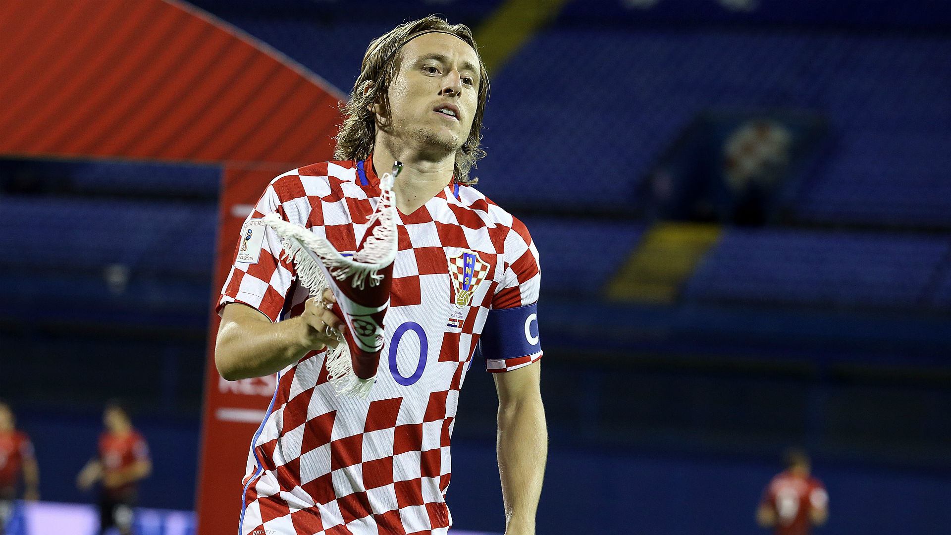 🚨🔵 官方消息：切尔西确认任命利亚姆·罗森尼尔为新任主教练，合同有效期至2032年6月。 这位新帅签下了一份为期六年半的合约。 来源：转会专家罗马诺