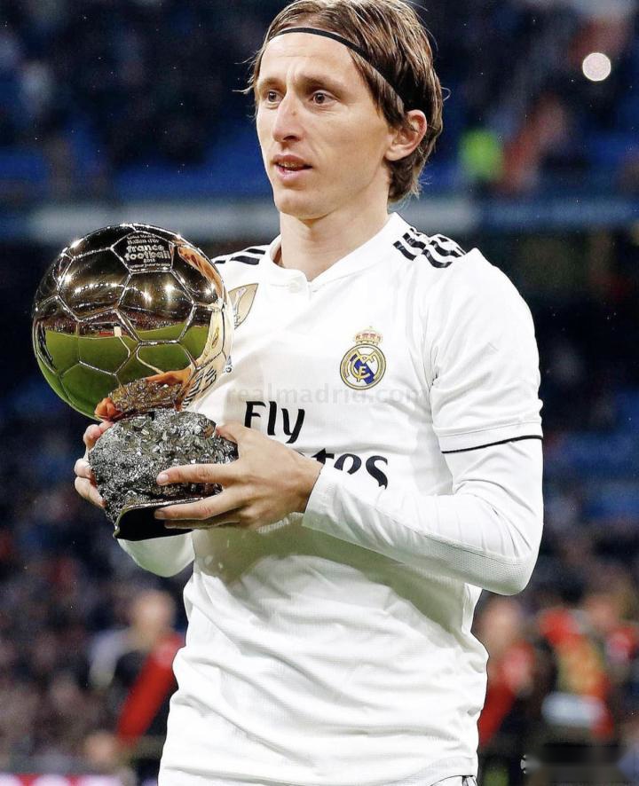 电竞厂商发布年度产品与赛事计划